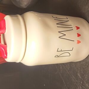 ❤️❤️❤️NWOT Rae Dunn 8 inch canister Be Mine with ❤️❤️
